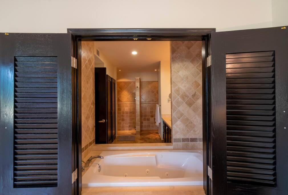 Condo Maravilla - New Luxurious Condo 300Mt From The Beach Cabo San Lucas Buitenkant foto